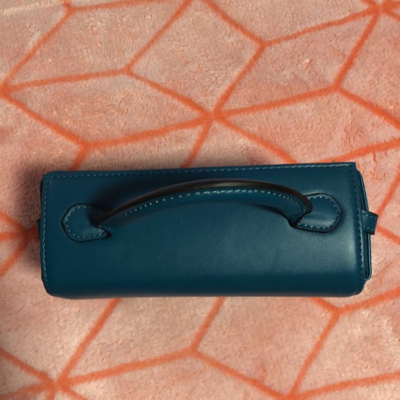 Purse - Picture 2 of 5